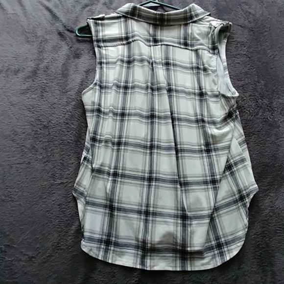 Button up flanel cardigan. 🌈 - Picture 2 of 2